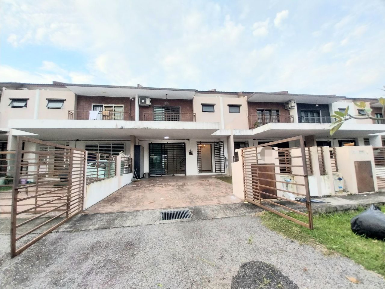2 Storey Terrace Taman Saujana Klia