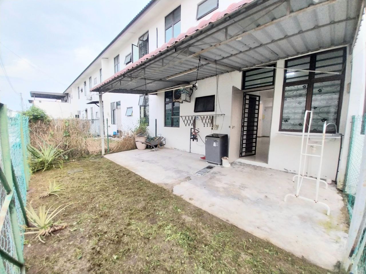 2 Storey Terrace Taman Saujana Klia - photo 11