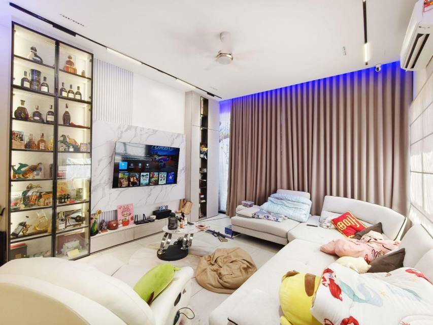 Renovated Terrace 3 Storey The Mulia Residences - photo 3