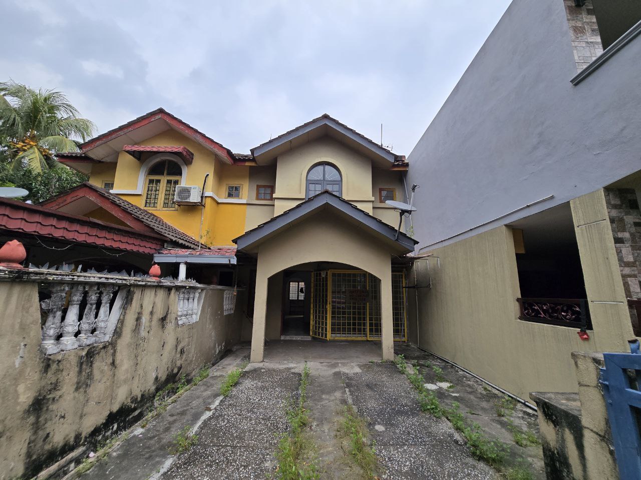 Facing Open Double Storey Taman Puchong Perdana