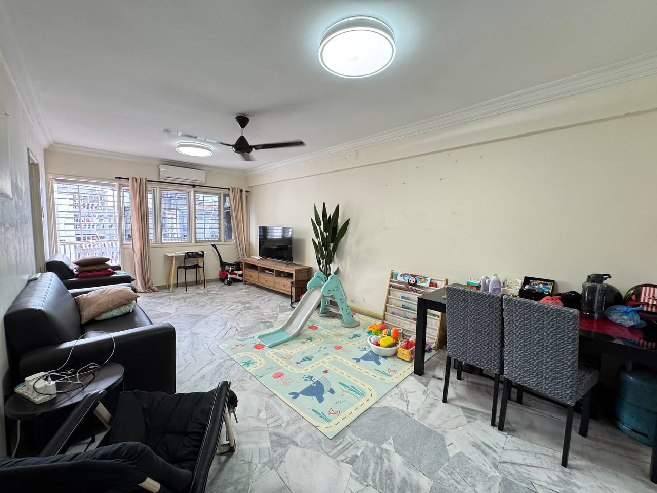 Corner Renovated Grandeur Tower Apt Pandan Indah - photo 4