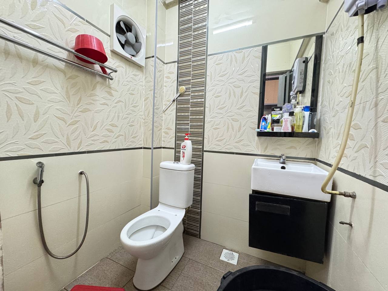 Corner Renovated Grandeur Tower Apt Pandan Indah - photo 8