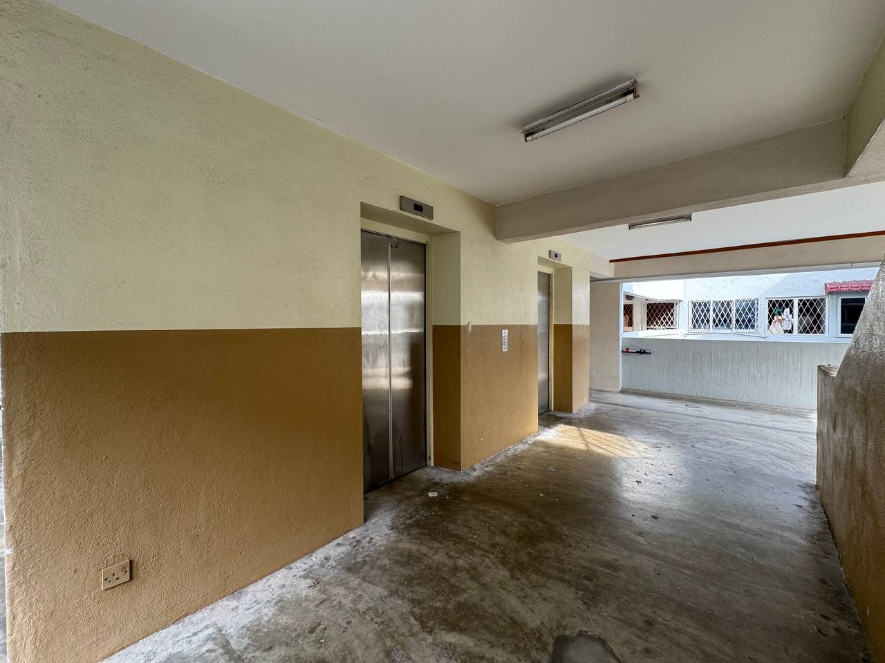 Corner Renovated Grandeur Tower Apt Pandan Indah - photo 11