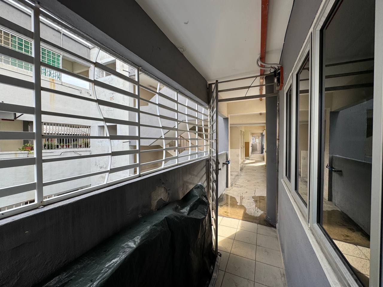 Corner Renovated Grandeur Tower Apt Pandan Indah - photo 13