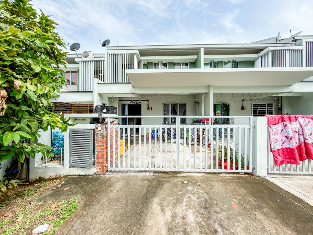 Facing Open 2 Sty Terrace Keranji Greenwoods