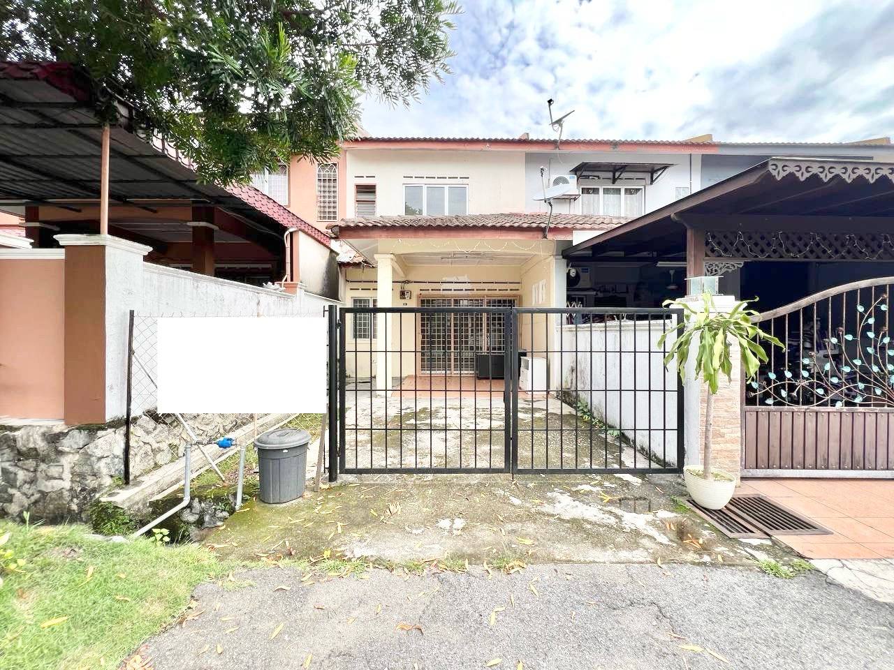 Double Storey Seksyen 6 Bandar Rinching Semenyih