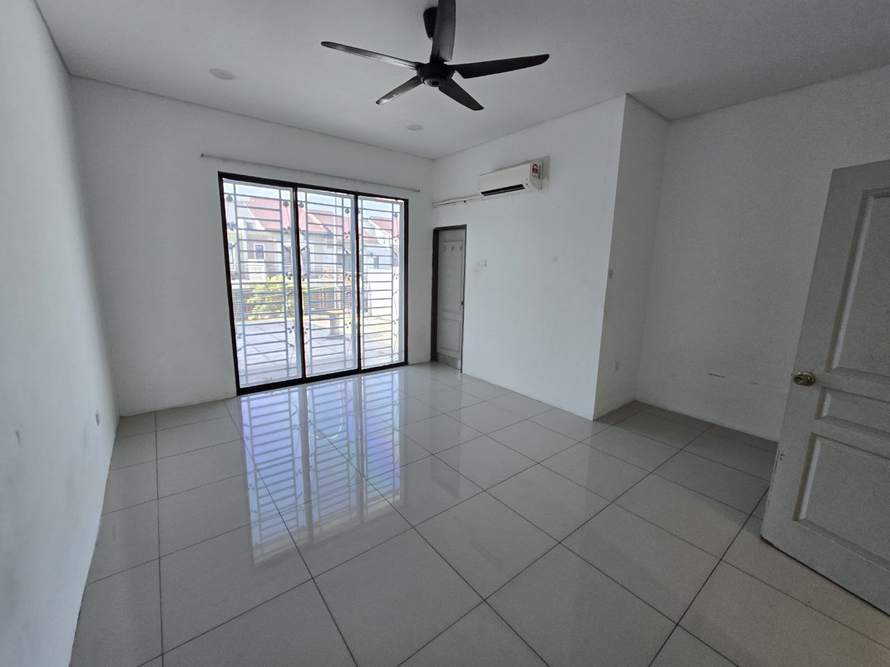 2 Storey Terrace Taman Nada Alam 1 Nilai - photo 2