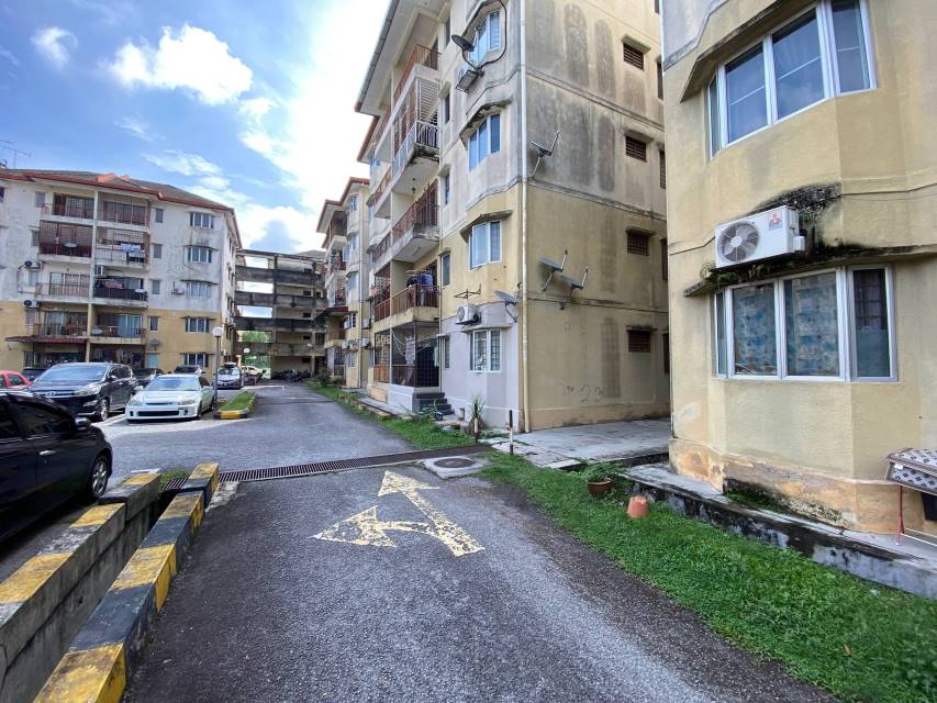 Ground Floor Seraya Apartment Taman Kajang Utama - photo 2
