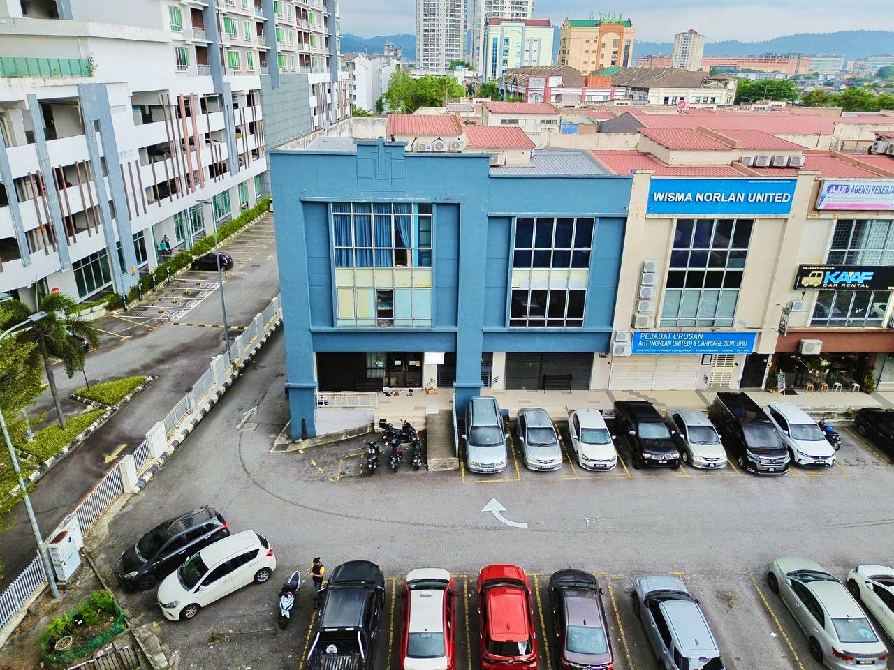 Commercial 4 Storey Corner Taman Ampang Hilir - photo 2