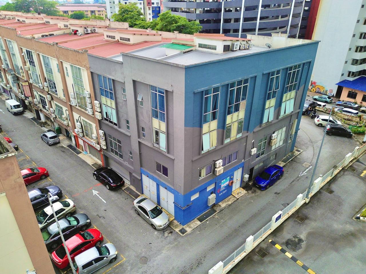 Commercial 4 Storey Corner Taman Ampang Hilir - photo 3