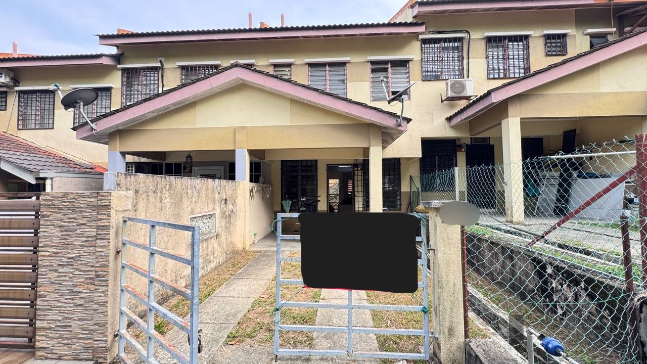 Facing Open 2 Storey Terrace Taman Saujana Impian