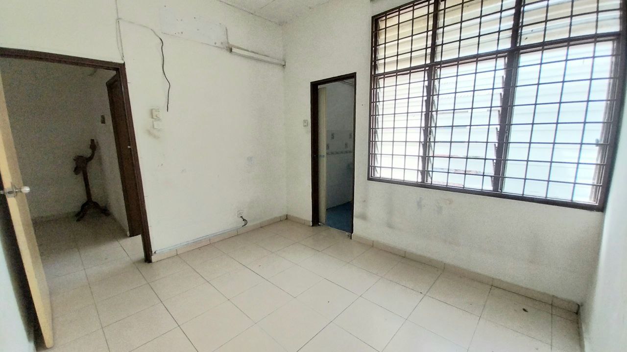 2 Storey Linked House Bandar Baru Bangi Seksyen 4 - photo 12