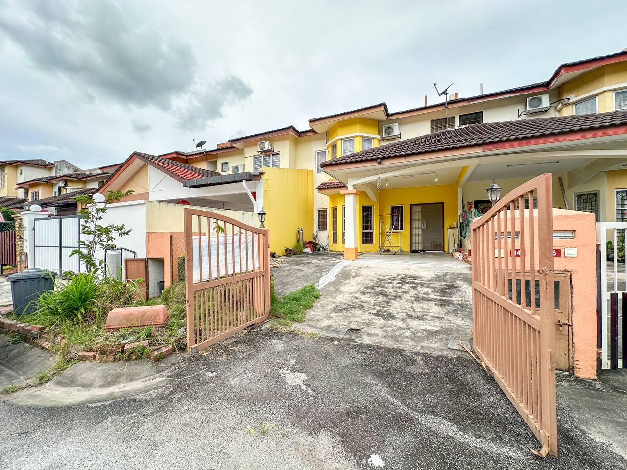 Double Storey Taman Amanputra Puchong - photo 2