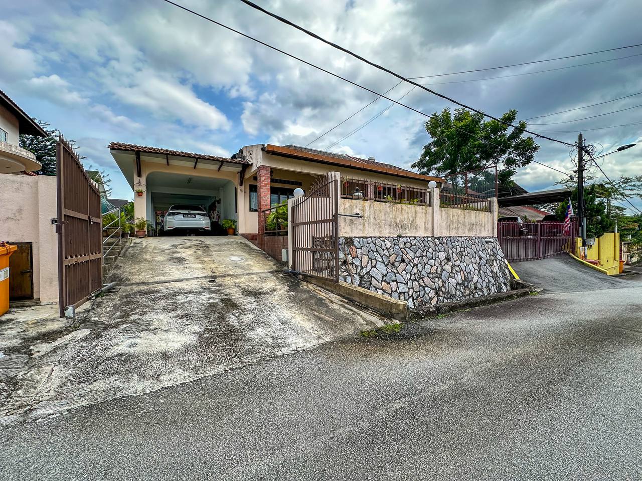 1 Sty Semi D Section 5 Bukit Gasing Petaling Jaya - photo 2