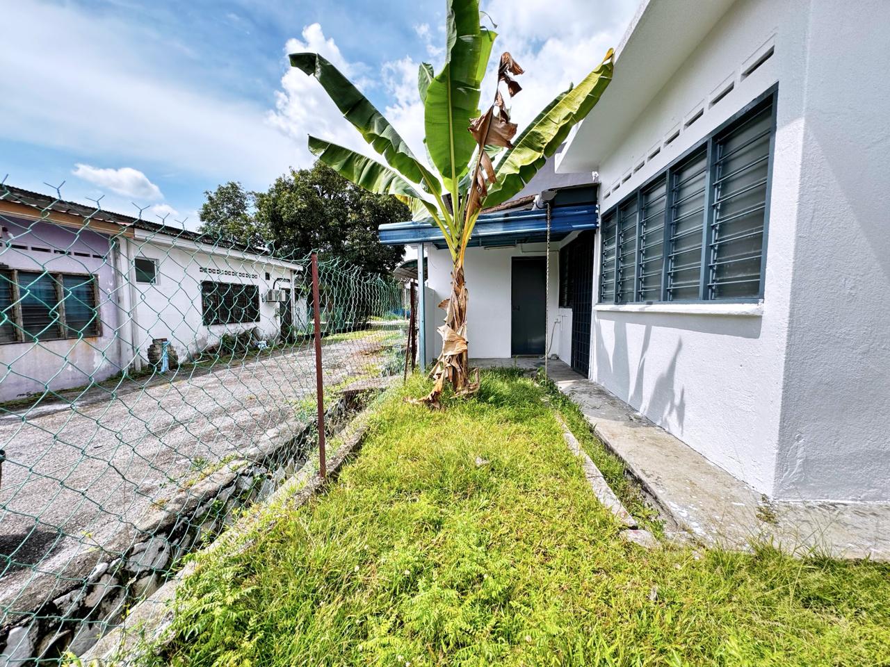 End Lot Single Storey House Seksyen 1 Bangi - photo 3