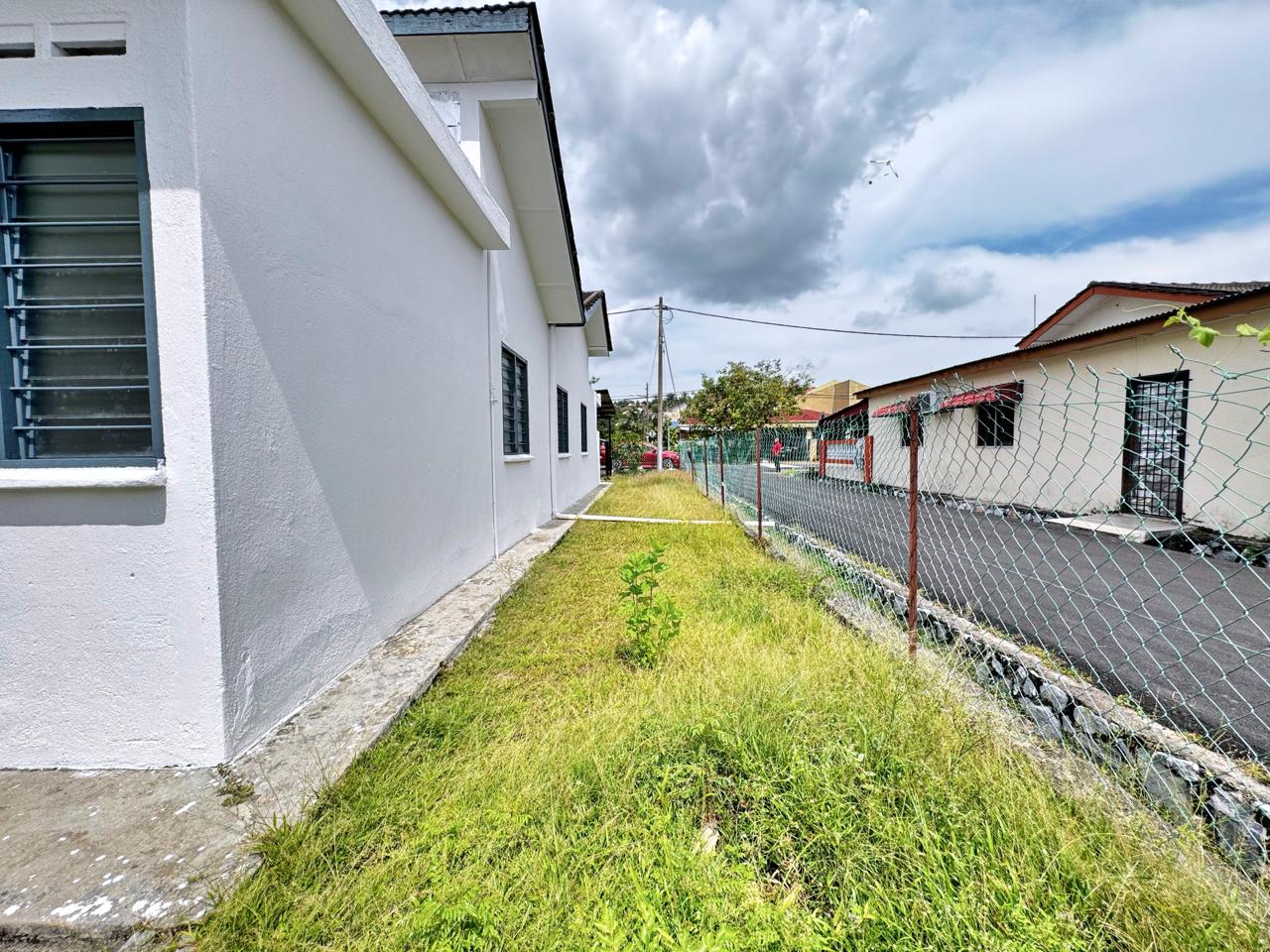 End Lot Single Storey House Seksyen 1 Bangi - photo 4
