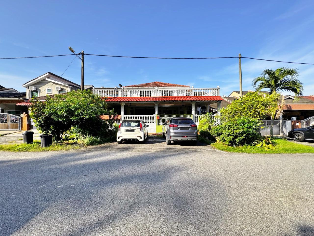 Facing Open 2 Storey Terrace Seksyen 16 Bangi