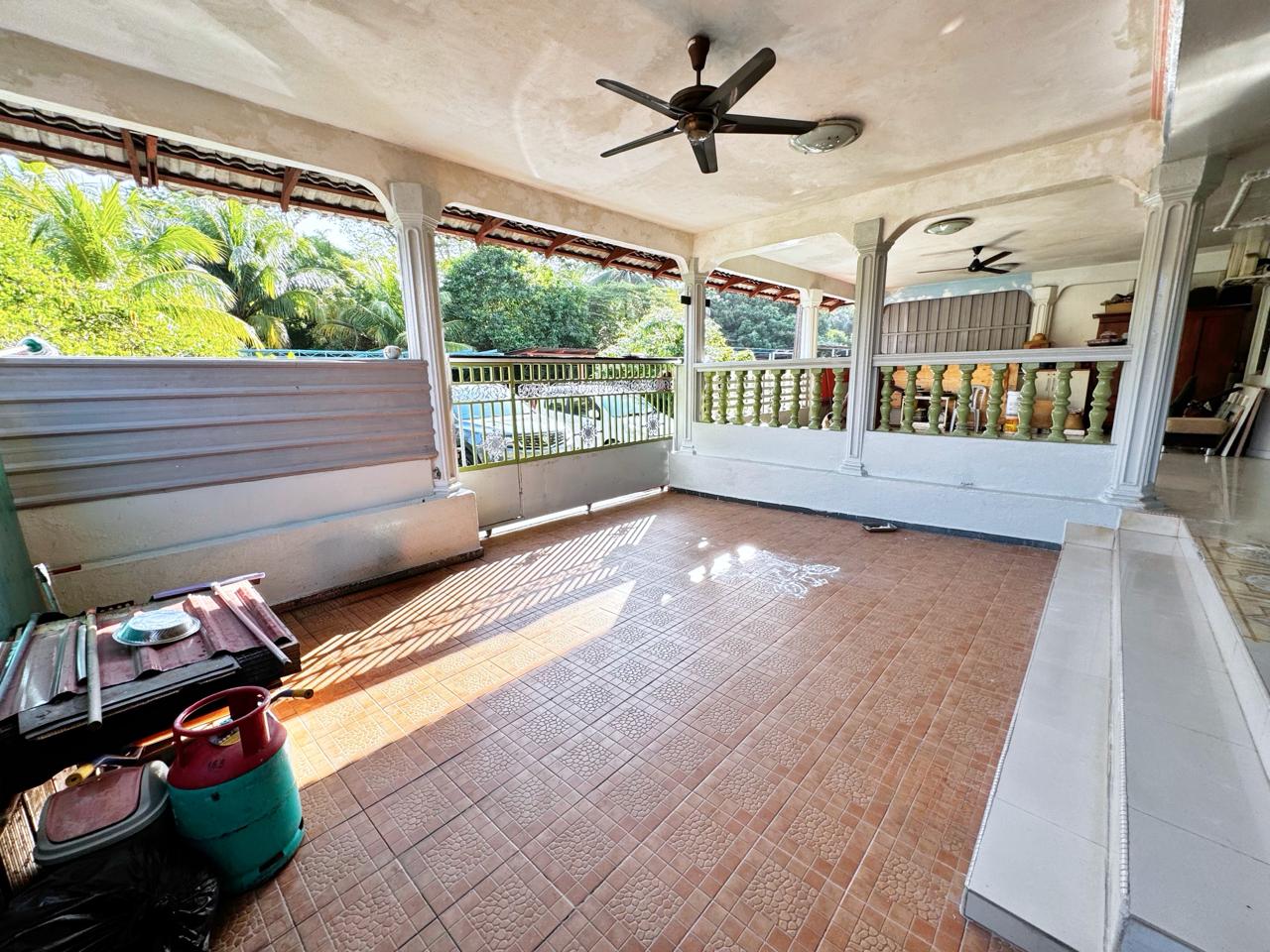 Facing Open 2 Storey Terrace Seksyen 16 Bangi - photo 3