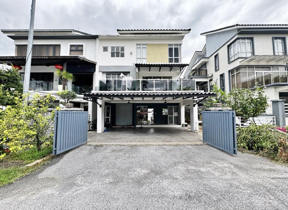 Renovated 2 Storey Semi D Saujana Villa Kajang