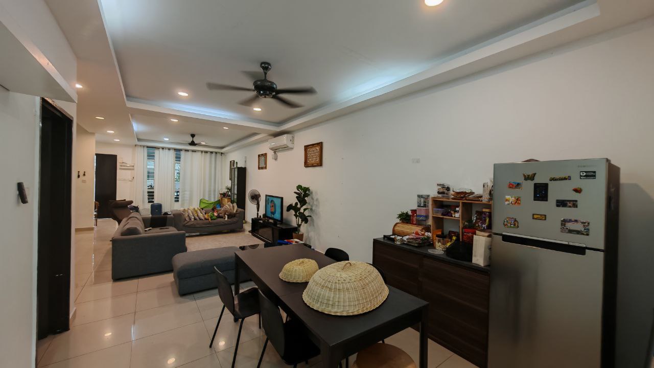 Bangi Avenue 2 Freehold Renovated 2 Storey Terrace