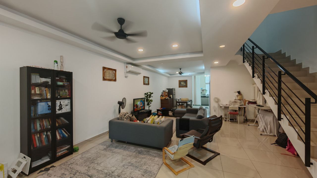 Bangi Avenue 2 Freehold Renovated 2 Storey Terrace - photo 4