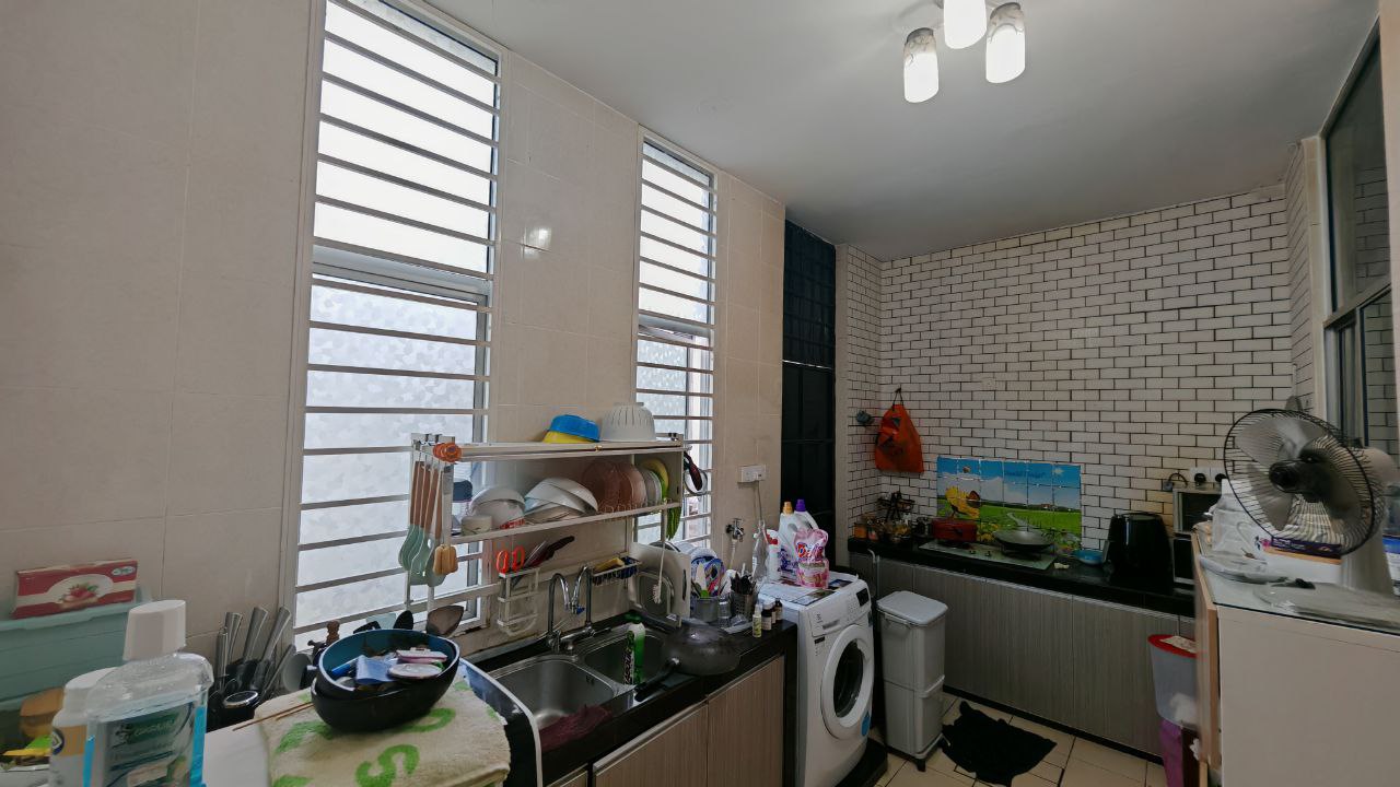Bangi Avenue 2 Freehold Renovated 2 Storey Terrace - photo 8