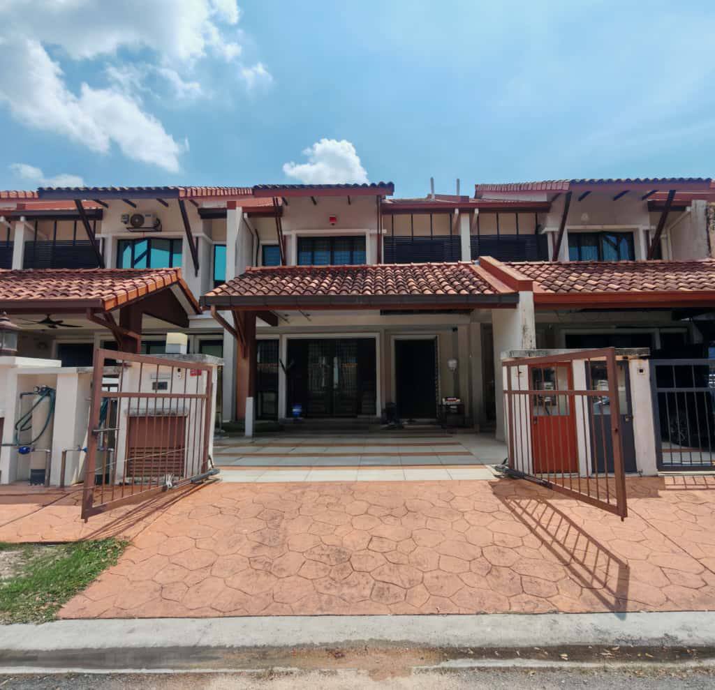 2 Storey Semi D Jalan Makmur Saujana Impian Kajang