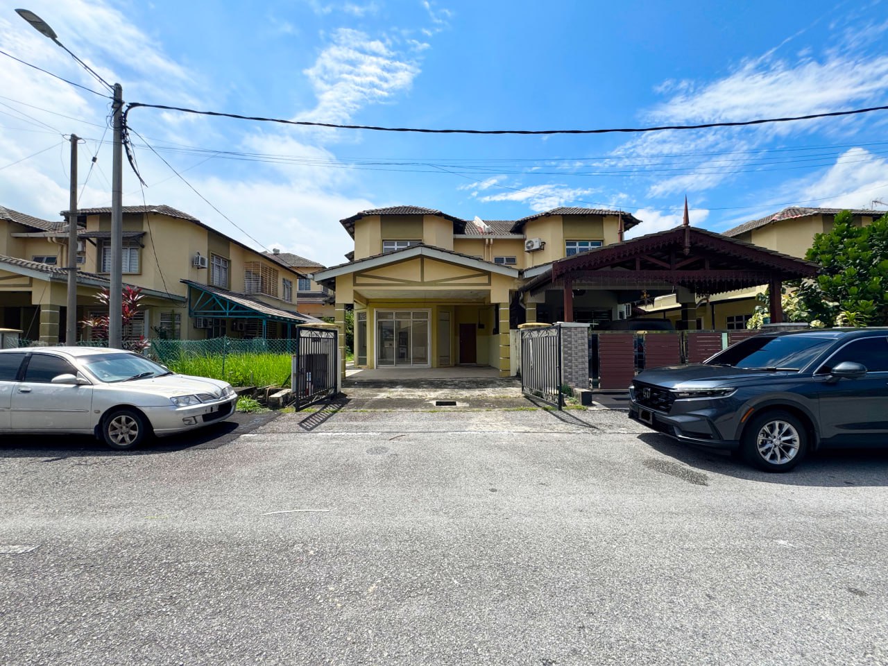 2 Storey Semi D  Taman Dahlia, Bandar Baru Salak