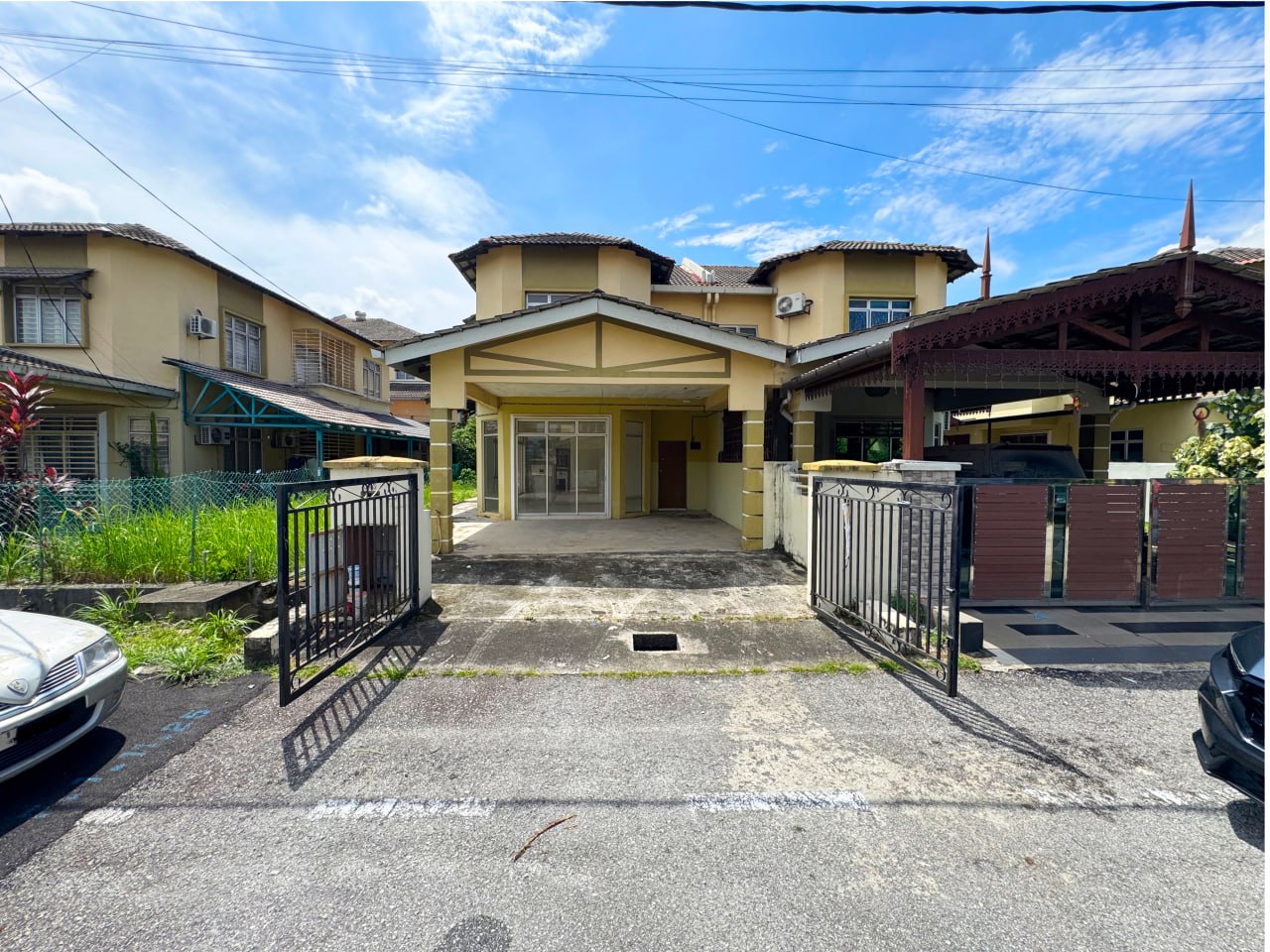 2 Storey Semi D  Taman Dahlia, Bandar Baru Salak - photo 2