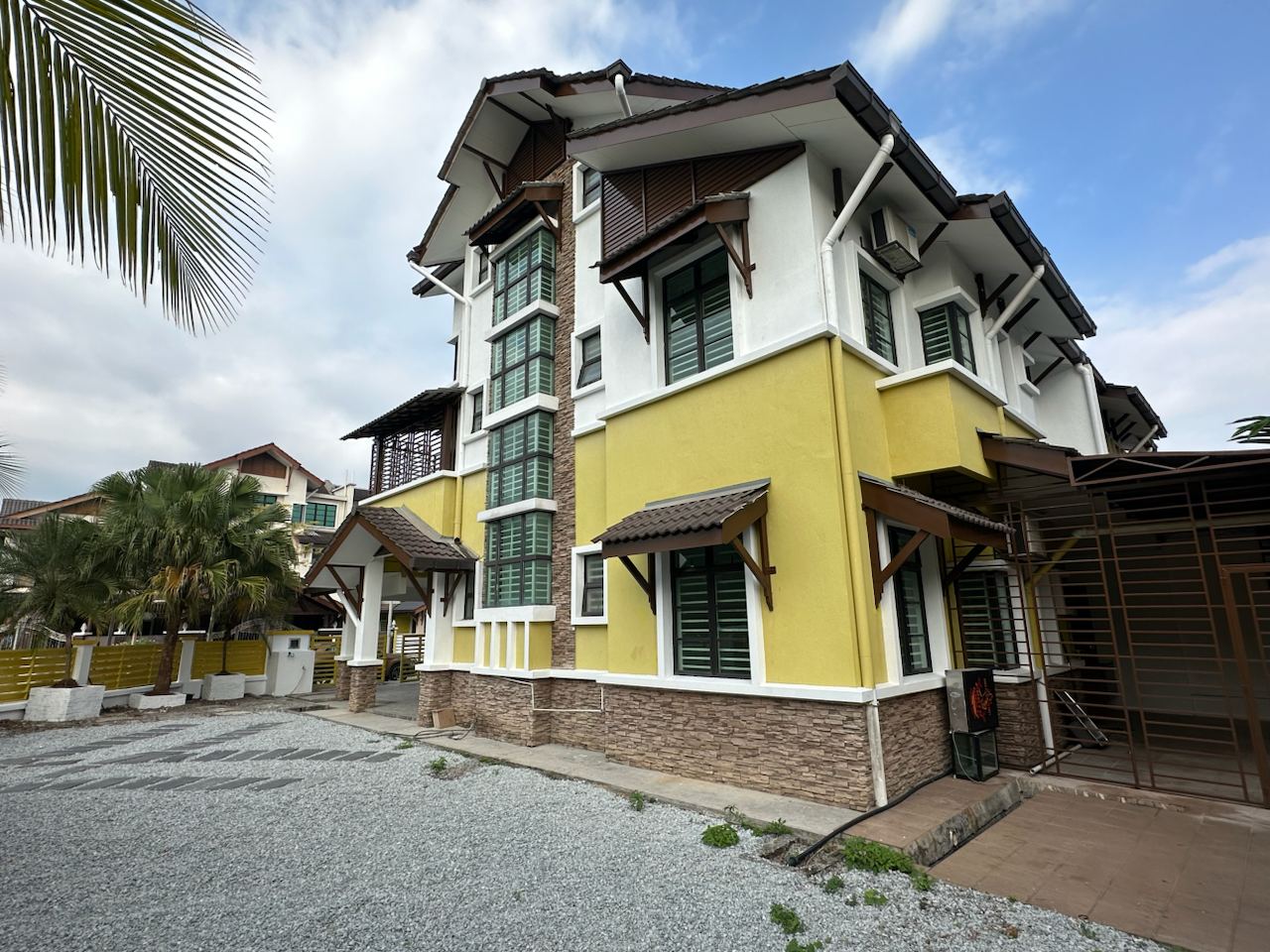 2 Storey Corner Lot Semi-d Seksyen 3 Bangi - photo 2