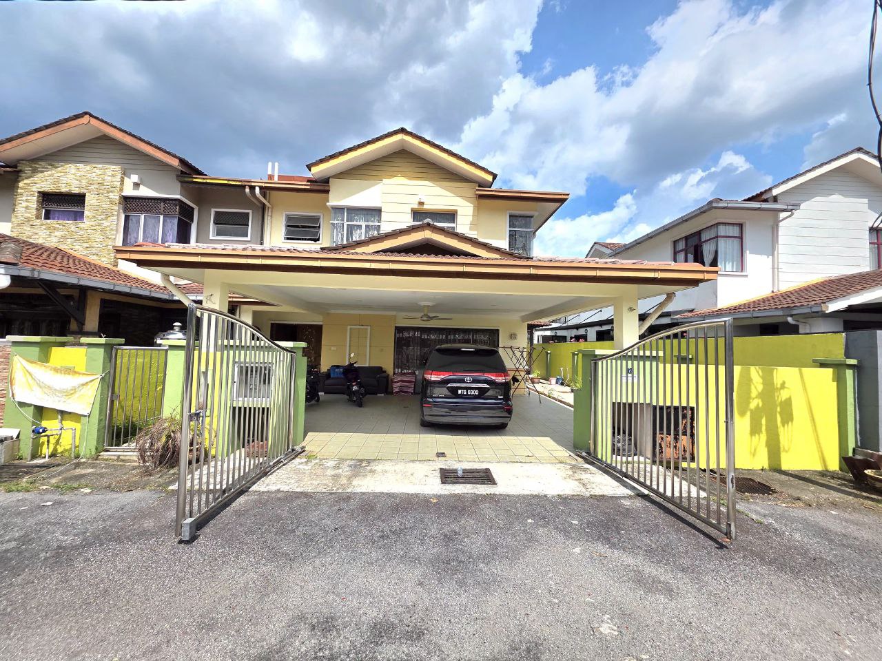 Semi D Renovated Double Storey Taman Kajang Impian