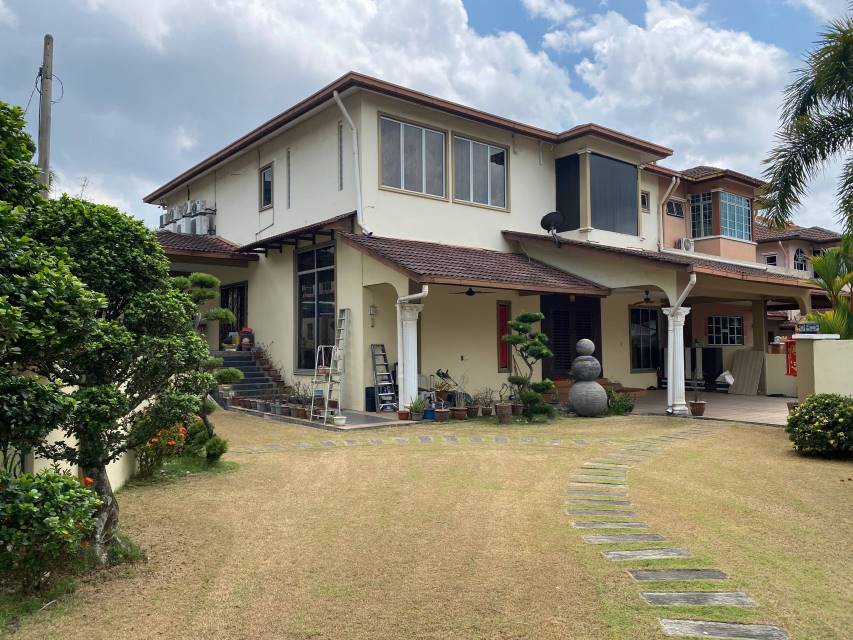 Double Storey Semi D Terrace House Seksyen 5