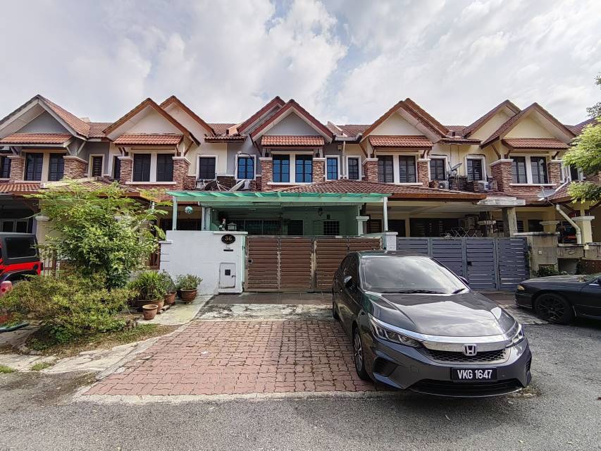 Double Storey Terrace Bandar Nusaputra Presint 1