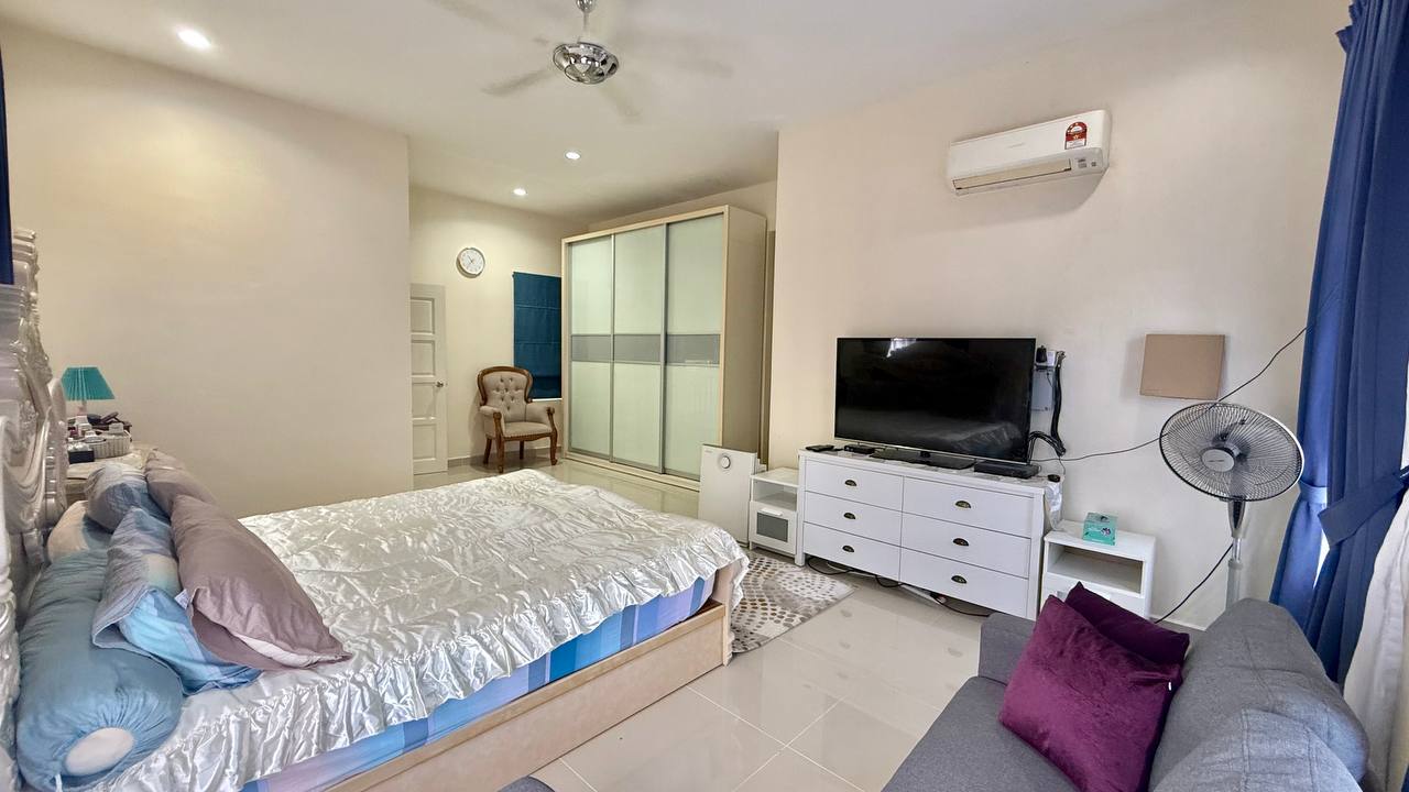 Double Storey Bungalow Puncak Pinggiran Putra - photo 8