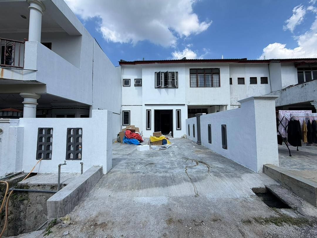Double Storey Terrace Bakawali Bukit Sentosa