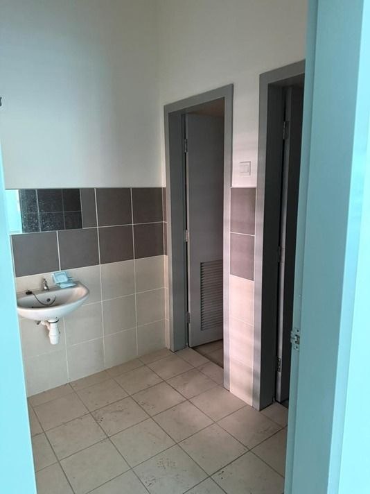 Corner 3 Storey Shop Lot Bandar Seri Putra - photo 10
