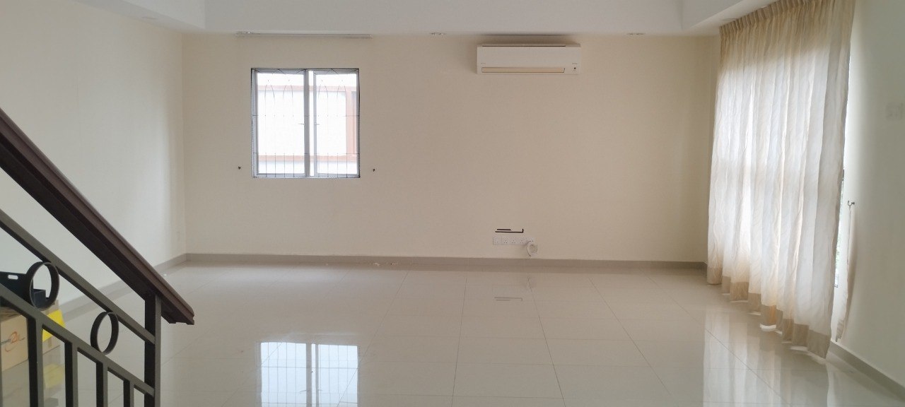 3 Storey Semi D Taman Ukay Perdana - photo 8