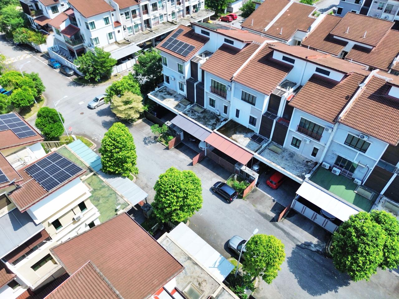 Terrace 3 Storey Taman Tropika 2