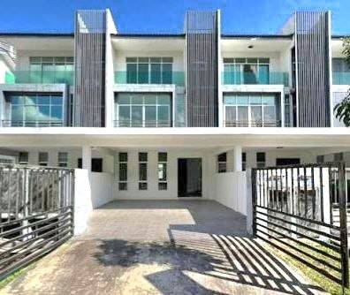 3 Storey Bangi Avenue Seksyen 7 - photo 1