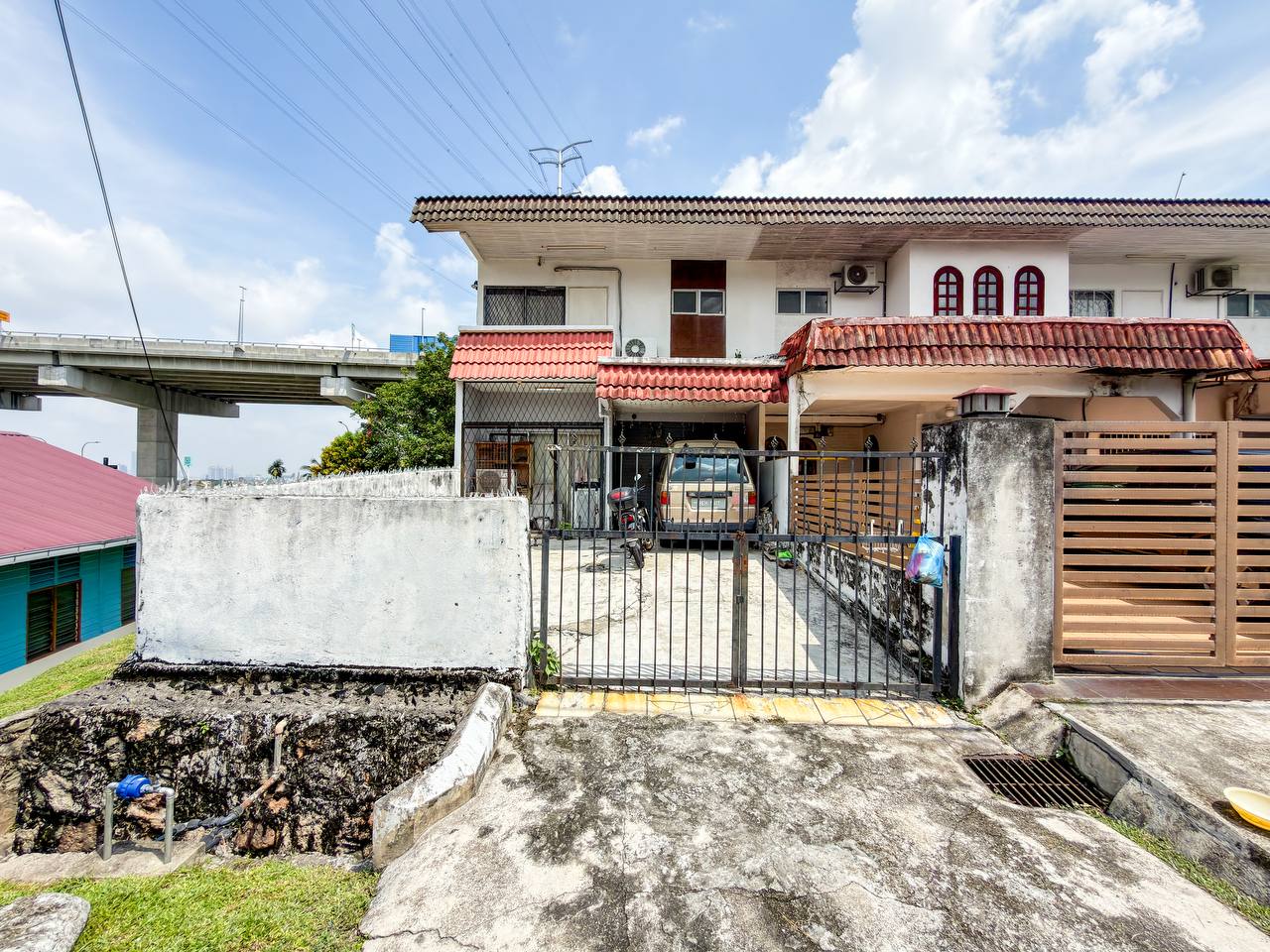 End Lot Double Storey Terrace Taman Dagang Jaya