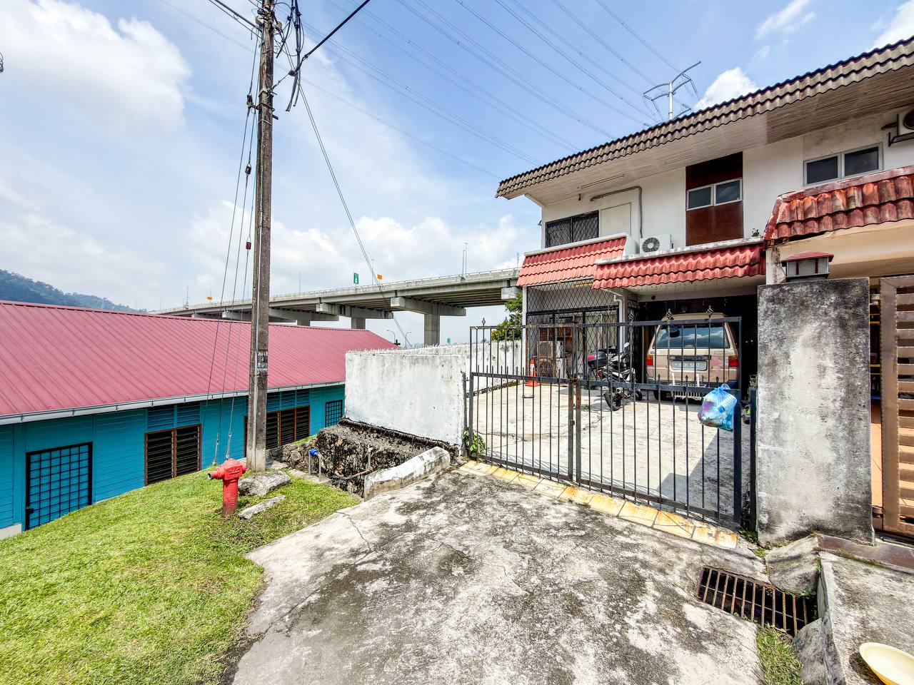 End Lot Double Storey Terrace Taman Dagang Jaya - photo 2