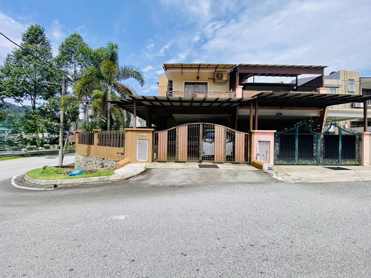 Taman Riana Ukay 2 Storey Terrace Corner Lot