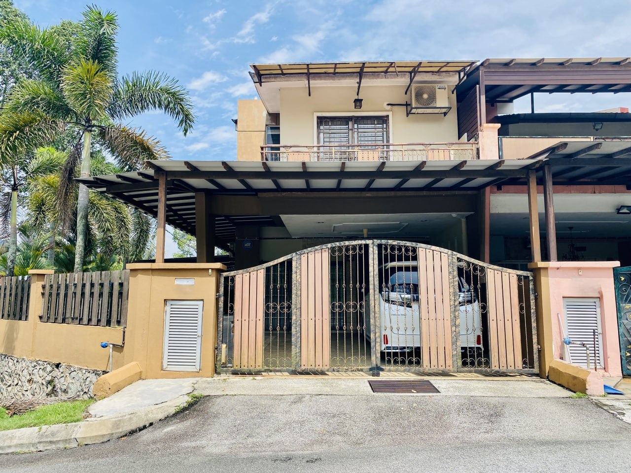 Taman Riana Ukay 2 Storey Terrace Corner Lot - photo 2