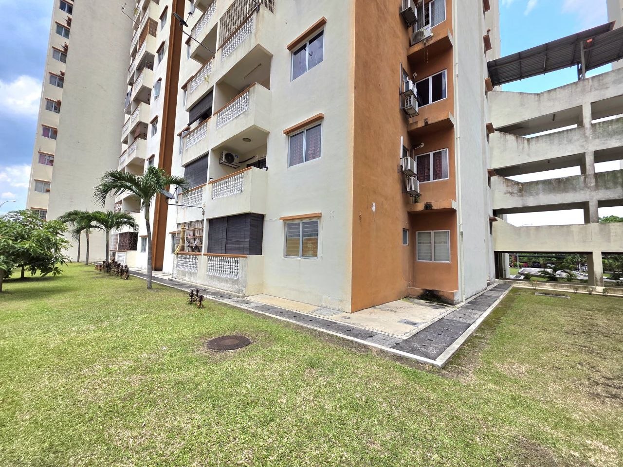 Sri Ixora Apartment Taman Sepakat Indah 2 - photo 2