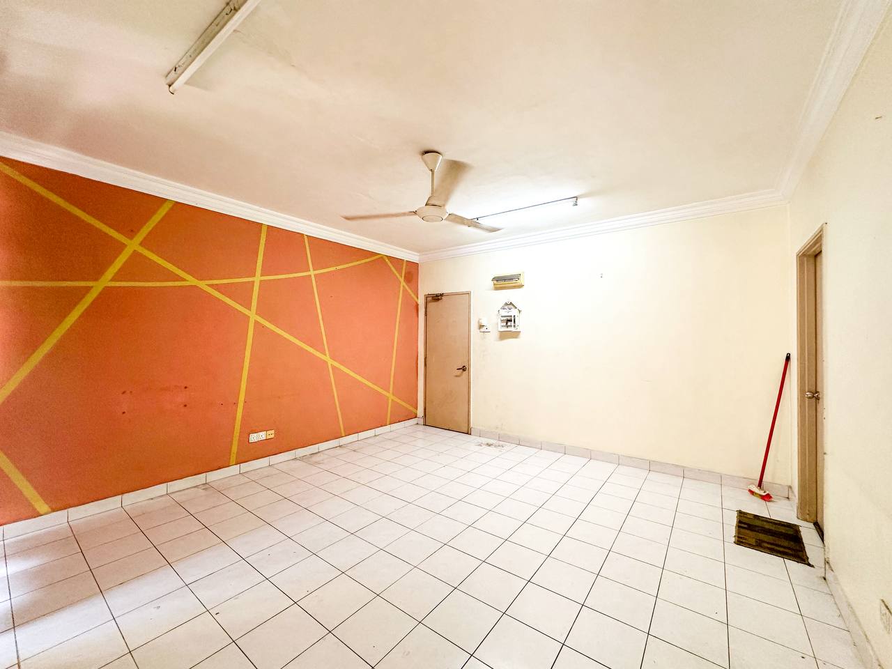 Apartment Teratai Taman Sutera Kajang - photo 3