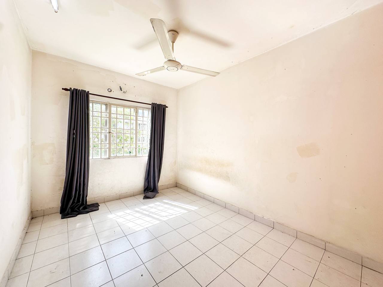 Apartment Teratai Taman Sutera Kajang - photo 6