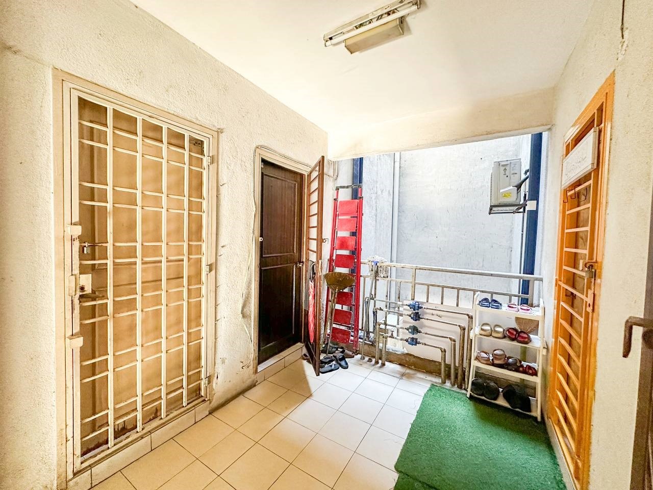 Apartment Teratai Taman Sutera Kajang - photo 12