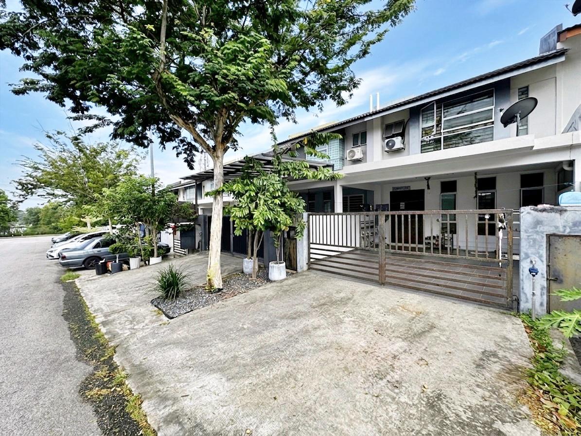 Double Storey Terrace Bangi Avenue - photo 2