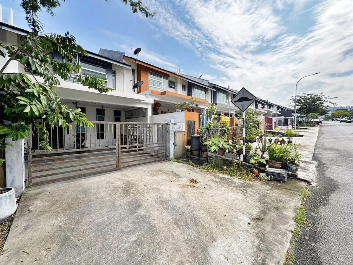 Double Storey Terrace Bangi Avenue - photo 3