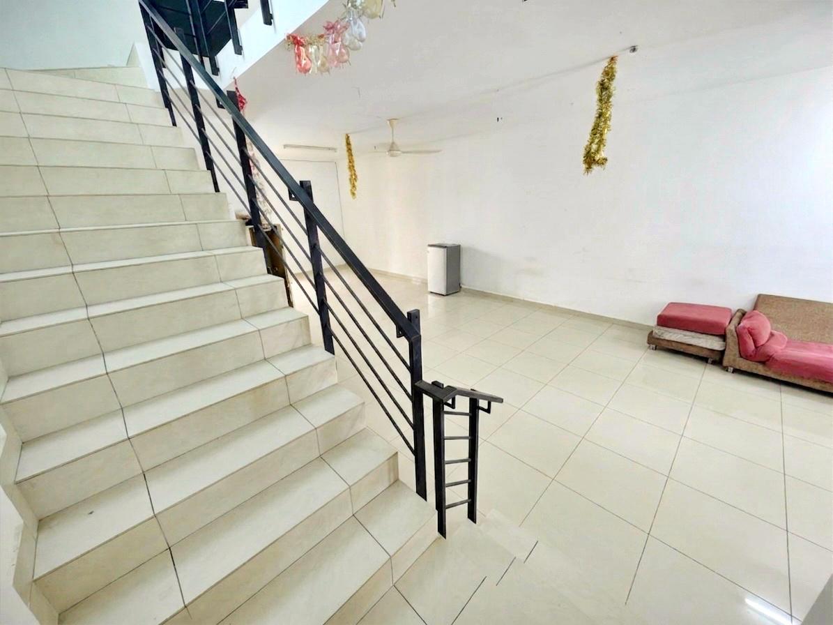 Double Storey Terrace Bangi Avenue - photo 13